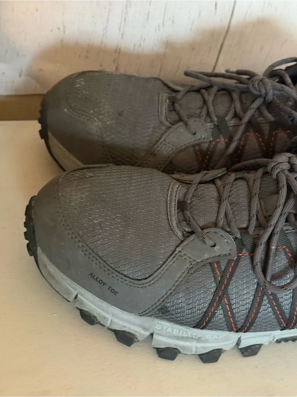 Size 12 Reebok Trailgrip Work Men's Alloy Toe Athletic Safety Shoes work shoes